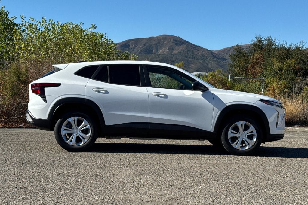 New 2026 Chevrolet Trax LS FWD image 3