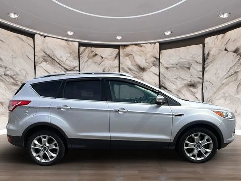 Used 2016 Ford Escape Titanium AWD/4WD image 10