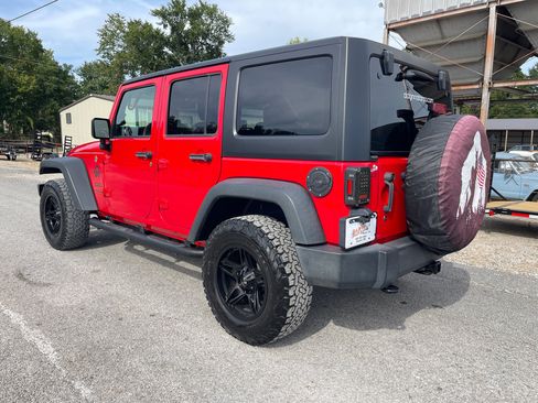 Used 2018 Jeep Wrangler Unlimited Sport S image 3