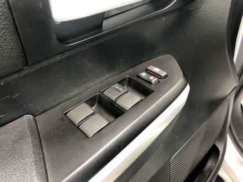 Used 2017 Toyota Tundra SR5 AWD/4WD image 13