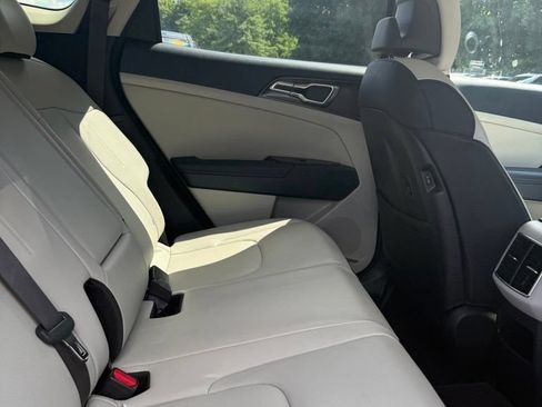 Used 2023 Kia Sportage EX AWD/4WD image 10