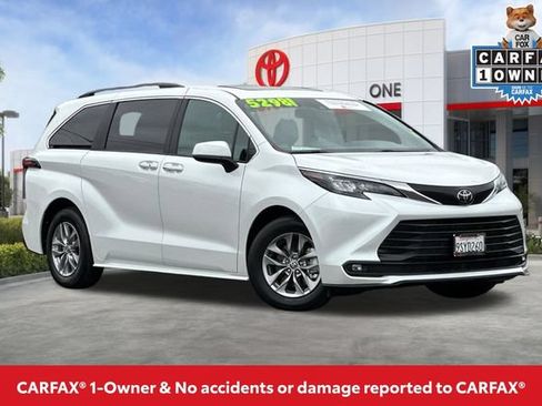 Certified 2026 Toyota Sienna XLE FWD image 2