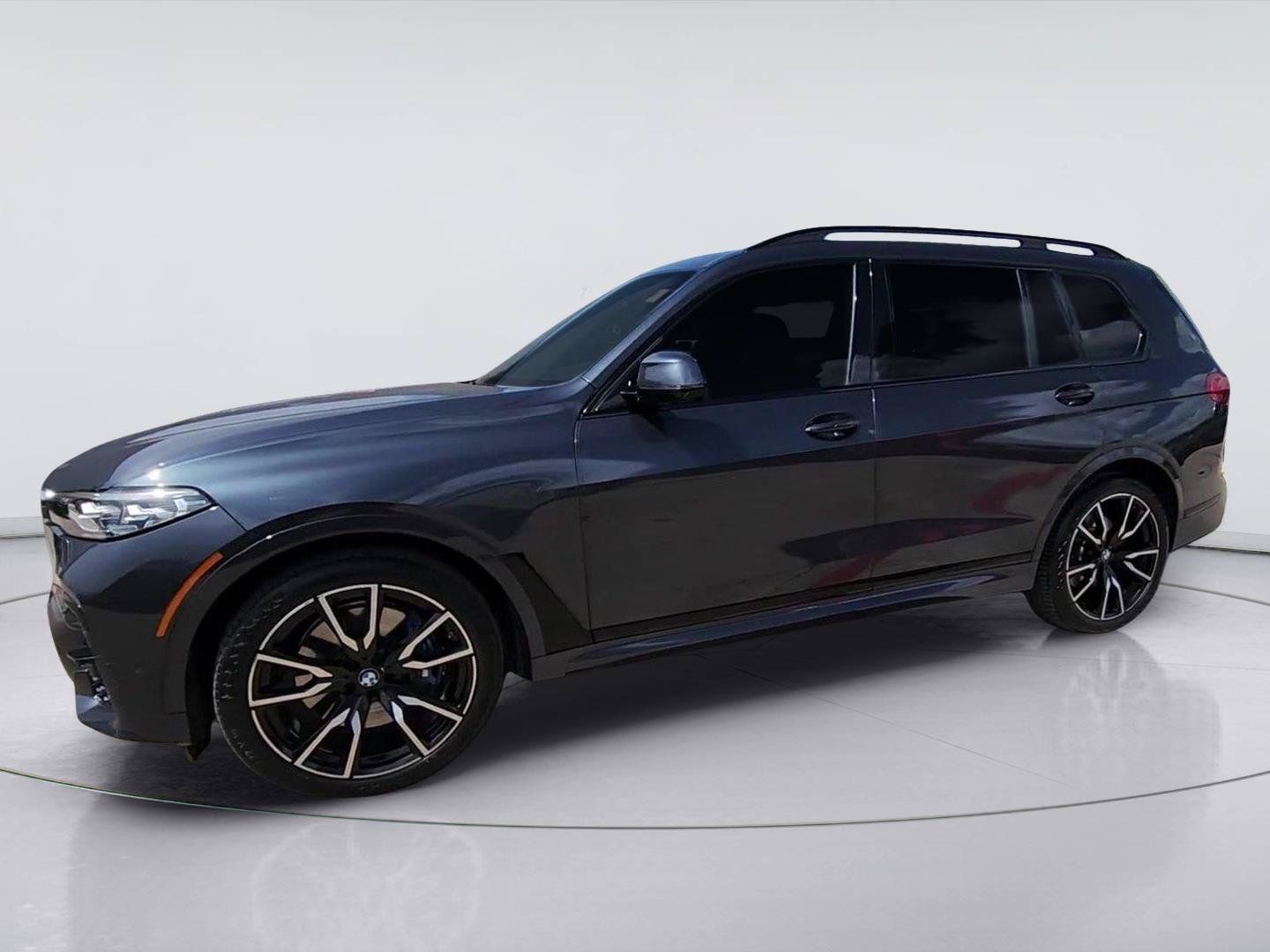 Used 2022 BMW X7 xDrive40i w/ M Sport Package AWD/4WD image 4