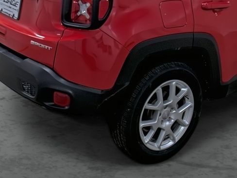 Used 2019 Jeep Renegade Sport w/ Sport Appearance Group image 12