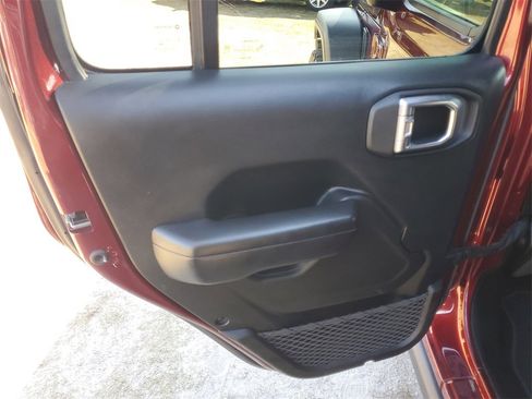 Used 2021 Jeep Wrangler Unlimited Islander image 30