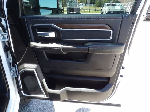 Used 2024 RAM 2500 Laramie w/ Safety Group AWD/4WD image 43