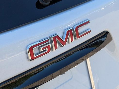 Used 2022 GMC Terrain SLT w/ Infotainment Package II image 23