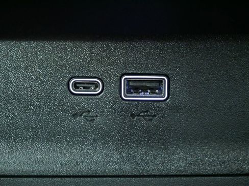 Used 2025 Chevrolet Equinox LT w/ Convenience Package II image 32