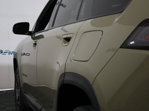 New 2026 Jeep Cherokee Laredo AWD/4WD image 10