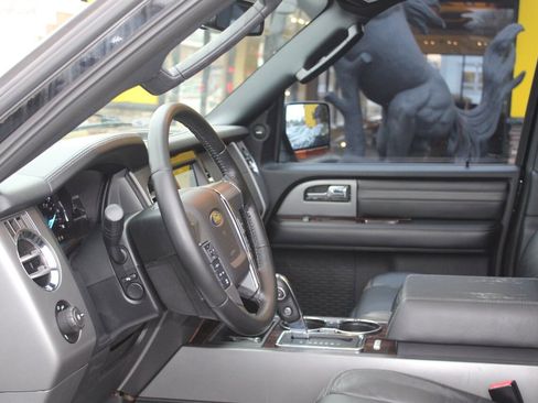 Used 2016 Ford Expedition EL Platinum image 19