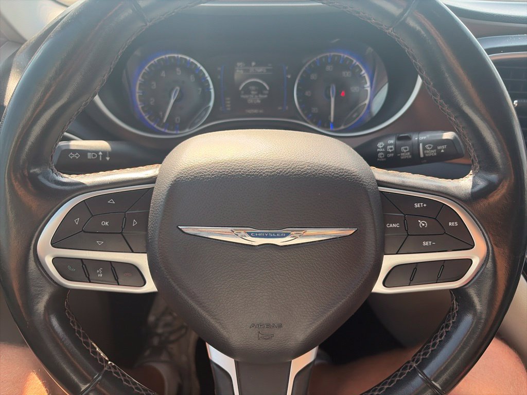 Used 2018 Chrysler Pacifica Touring-L FWD image 20