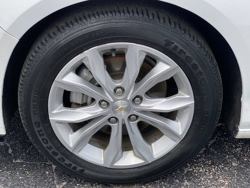 Used 2023 Chevrolet Malibu LT FWD image 14