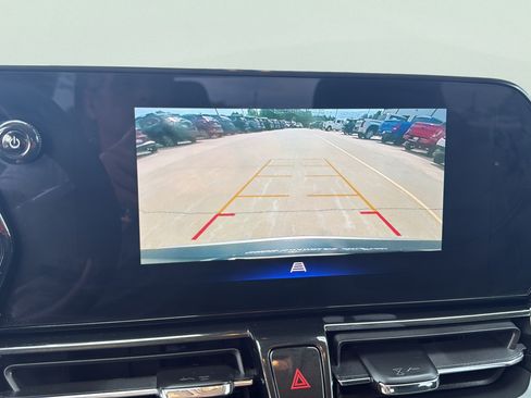 Used 2025 Chevrolet TrailBlazer LT AWD/4WD image 29