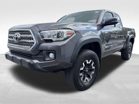 Used 2017 Toyota Tacoma TRD Off-Road w/ Tow Package image 1