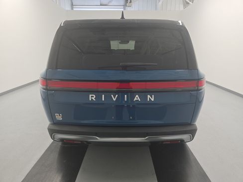 Used 2023 Rivian R1S Adventure AWD/4WD image 4