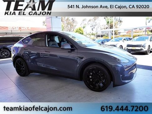 Used 2022 Tesla Model Y Long Range AWD/4WD image 10
