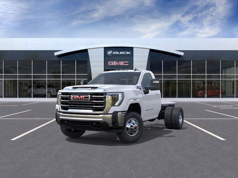 New 2026 GMC Sierra 3500 SLE image 8