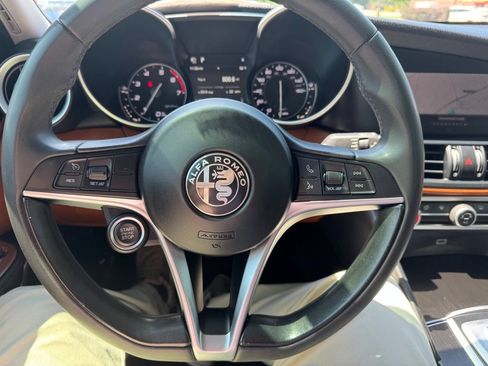 Used 2018 Alfa Romeo Giulia AWD image 20