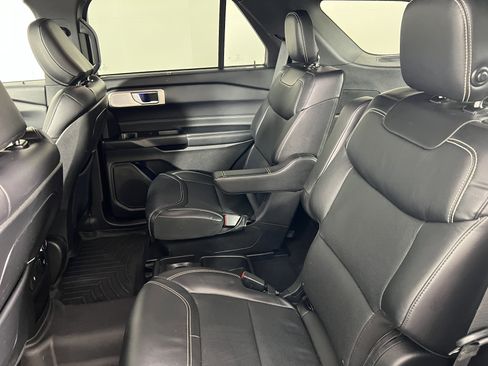 Used 2020 Ford Explorer ST w/ ST Street Pack image 18