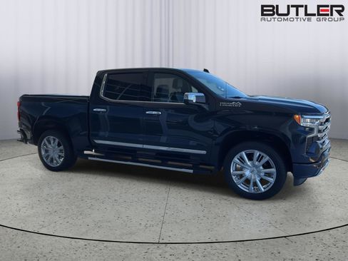Used 2023 Chevrolet Silverado 1500 High Country w/ Technology Package image 5
