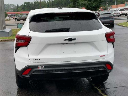Certified 2024 Chevrolet Trax RS w/ Driver Confidence Package FWD image 7
