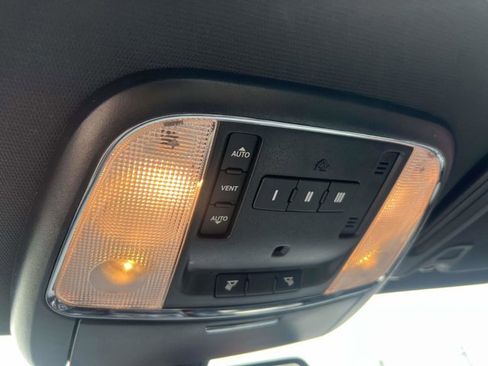 Used 2017 Dodge Charger SXT w/ AWD Plus Group image 31