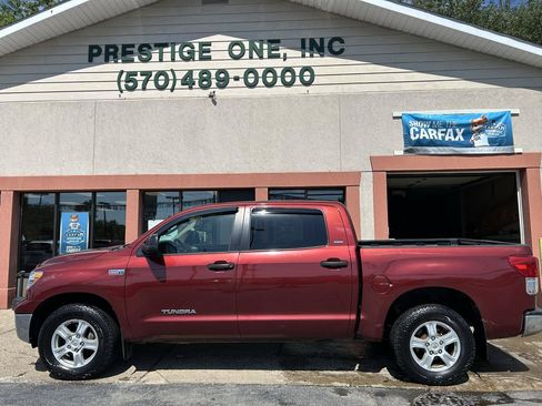 Used 2010 Toyota Tundra 4x4 CrewMax w/ SR5 Pkg image 3