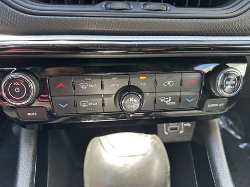 Used 2025 Jeep Compass Trailhawk AWD/4WD image 34