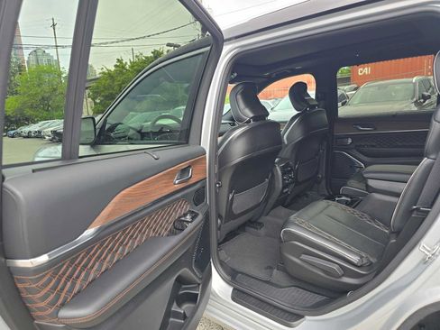 Used 2021 Jeep Grand Cherokee L Summit w/ Advanced Protech Group IV AWD/4WD image 16