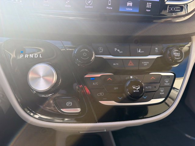 Used 2024 Chrysler Pacifica Touring-L FWD image 30