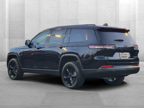 New 2025 Jeep Grand Cherokee L Altitude image 2