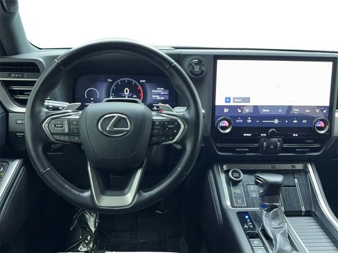 Used 2025 Lexus GX 550 w/ Accessory Package (2T) image 17