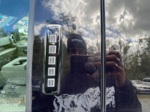 Used 2019 Ford F150 XLT image 8