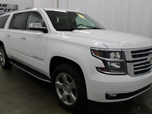 Used 2020 Chevrolet Suburban Premier image 2