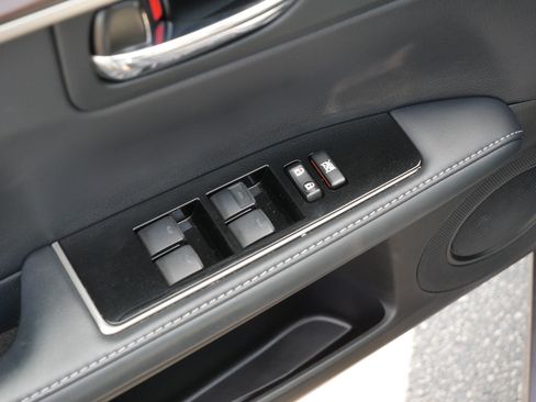 Used 2016 Lexus ES 350 w/ Luxury Package w/Wood Trim FWD image 19