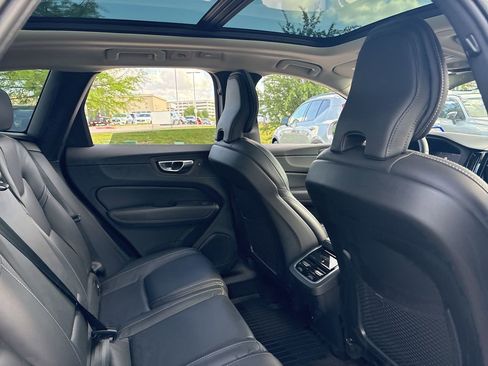Used 2023 Volvo XC60 B5 Ultimate w/ Protection Package Premier image 12