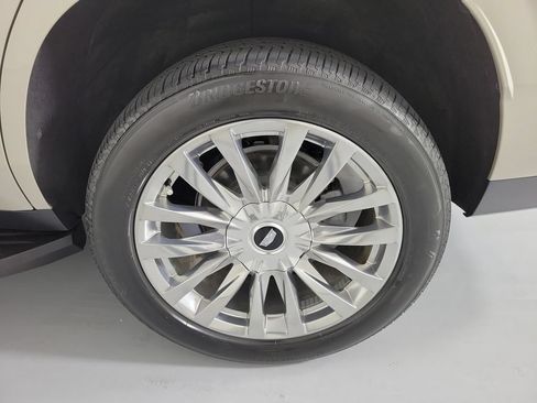 Used 2021 Cadillac Escalade Premium Luxury w/ Performance Package RWD image 9