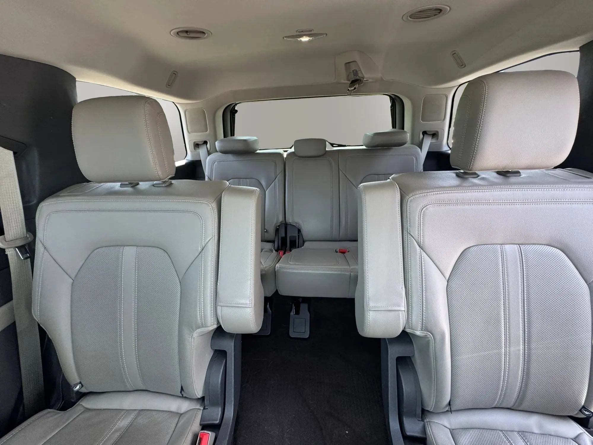 Used 2020 Ford Expedition Limited w/ Special Edition Package RWD image 14