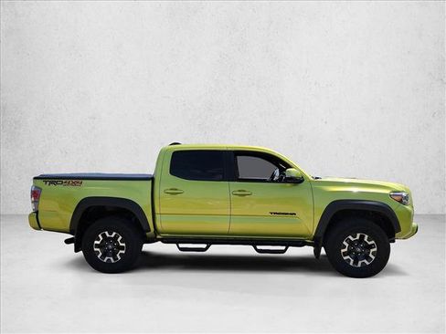 Used 2023 Toyota Tacoma TRD Off-Road w/ Technology Package AWD/4WD image 4