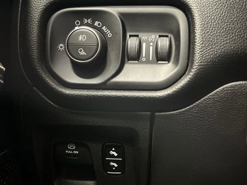 Used 2019 RAM 1500 Laramie image 24