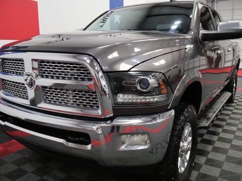 Used 2014 RAM 2500 Laramie w/ Convenience Group AWD/4WD image 4