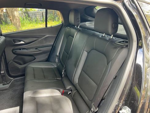 Used 2025 Buick Envista Sport Touring image 34