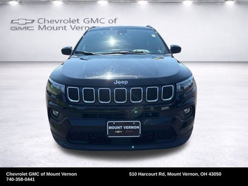 Used 2024 Jeep Compass Latitude AWD/4WD image 9