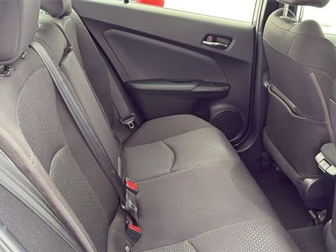 Used 2021 Toyota Prius LE image 25