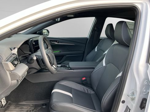 New 2026 Toyota Camry Hybrid image 9