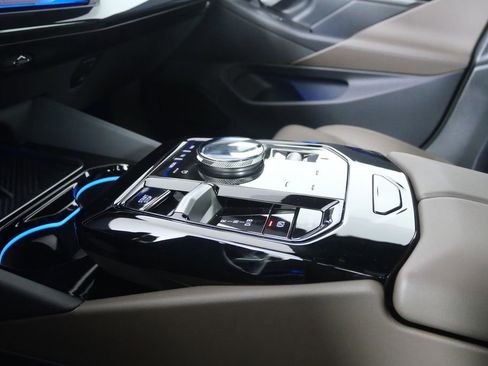 Certified 2025 BMW i5 M60 image 29