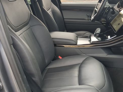 Used 2025 Land Rover Range Rover Sport SE image 23