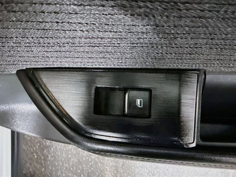 Used 2022 Nissan Rogue S FWD image 31
