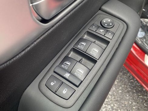 New 2026 Chrysler Pacifica Limited w/ S Appearance Package image 13