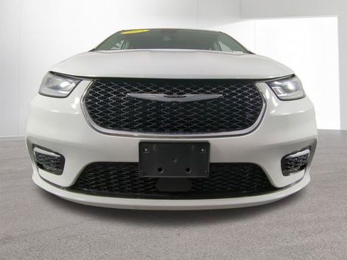 Used 2021 Chrysler Pacifica Touring-L image 42